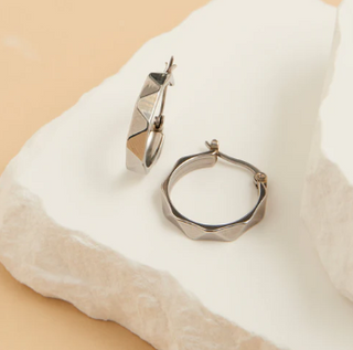 10163 Narelle Abstract Hoop Silver Ear 6H6