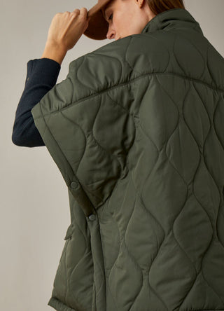 422905 Quilted Poncho Forest Green