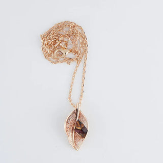 52596 Penelope Enamel Leaf Pendant Caramel 5H6