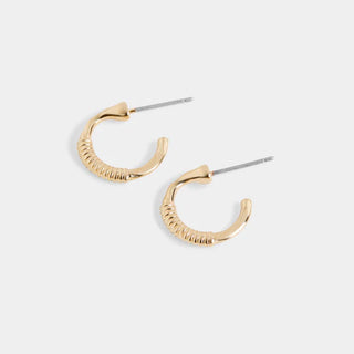 WN005185 Textured Hoop Gold Ear 5C50